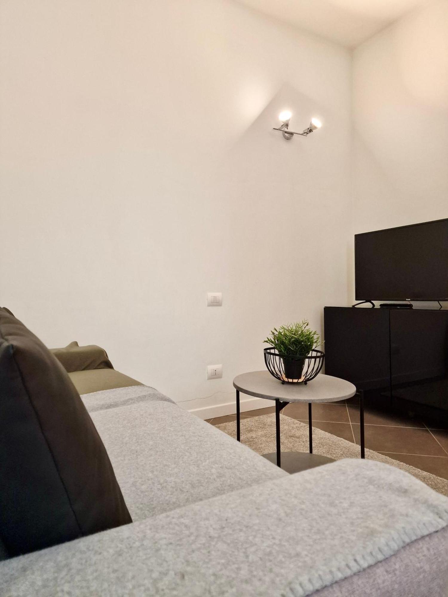 Al Centro Del Centro Apartment By Tramonti L'Aquila Luaran gambar