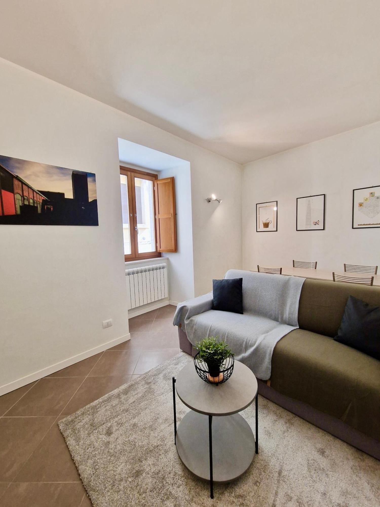 Al Centro Del Centro Apartment By Tramonti L'Aquila Luaran gambar