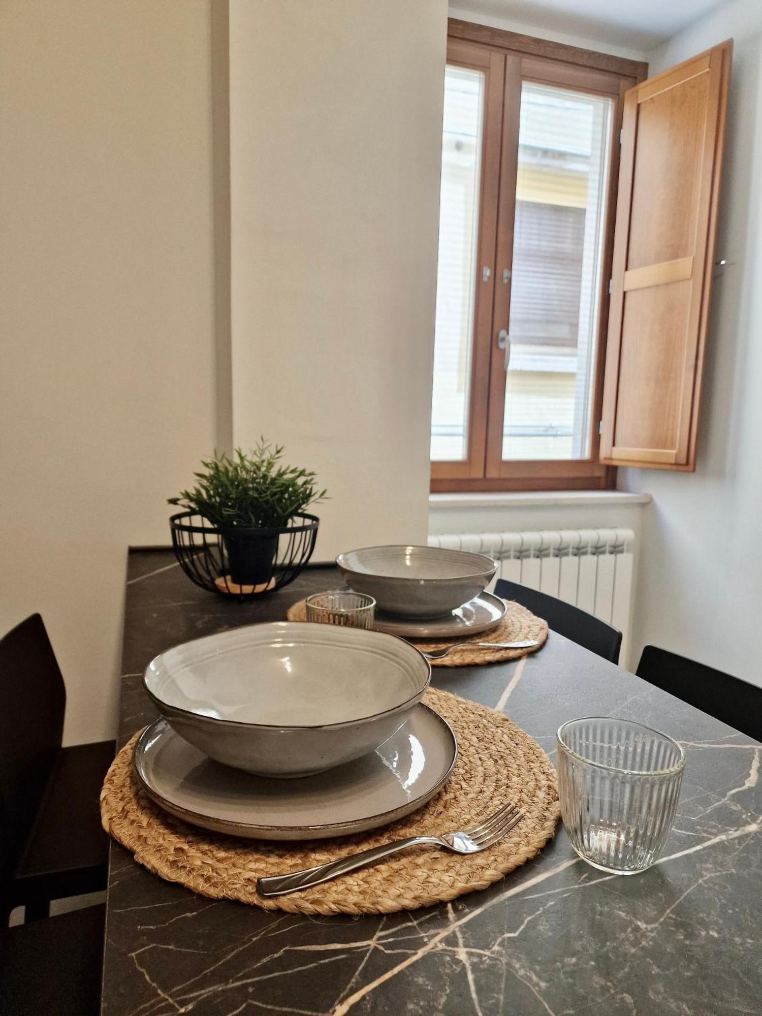 Al Centro Del Centro Apartment By Tramonti L'Aquila Luaran gambar